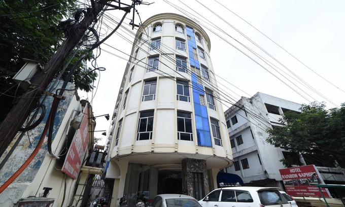 Lakdi Ka Pul Hotel | OYO 16018 Rainbow Saphire