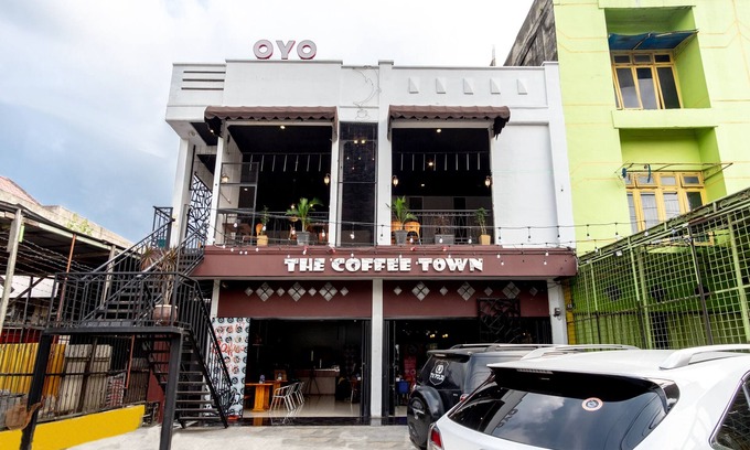 Medan Hotel | OYO 1668 Yvel Homestay Syariah