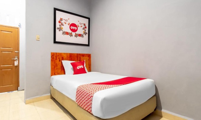 Medan Hotel | OYO 1668 Yvel Homestay Syariah