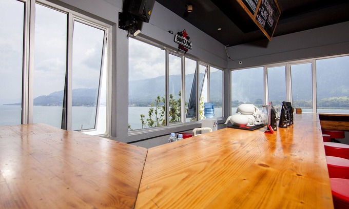Ambarita Bed & Breakfast | OYO 1812 Dg Inn