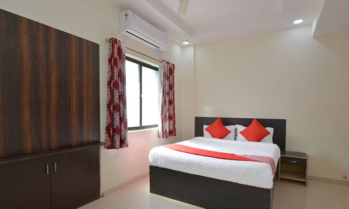 Wagholi Hotel | OYO 23697 Hotel Krishna Palace