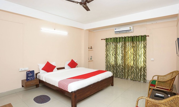 Khanapara Hotel | OYO 5518 near Beltola