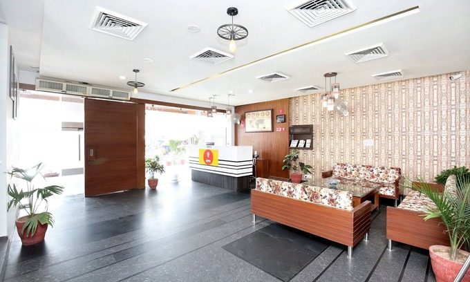 Zirakpur Hotel | OYO 7100 Hotel Crossroads
