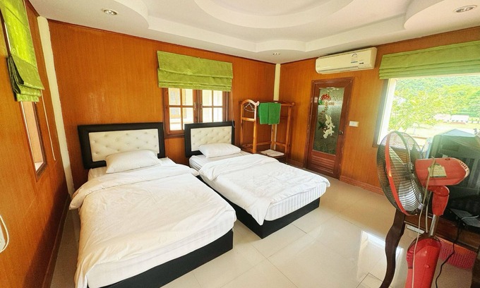 Nakhon Nayok Hotel | OYO 75497 Uncle Odd Talay View Resort