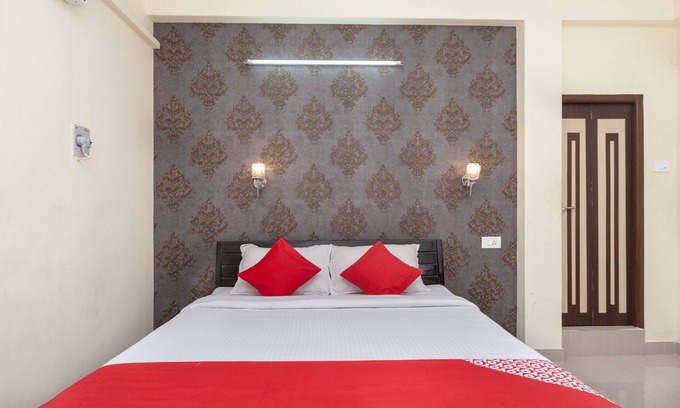 Kelambakkam Hotel | OYO 7575 ITS South East Residency