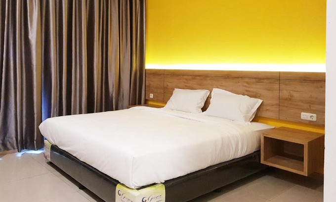 Medan Hotel | OYO 90015 Platinum Guest House