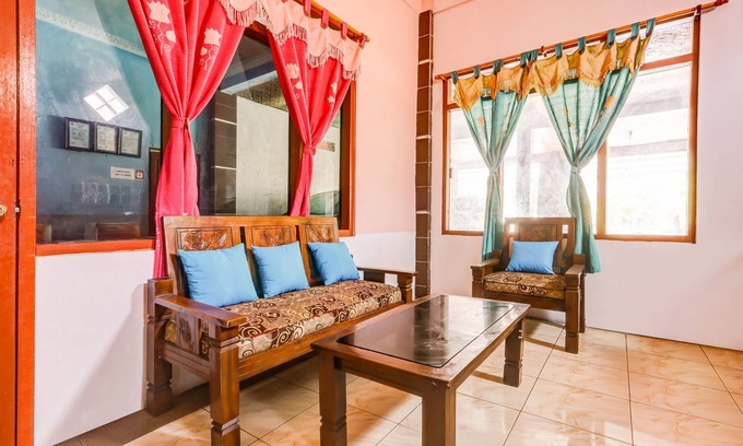 Kretek Hotel | OYO 90051 Guest House Parangtritis