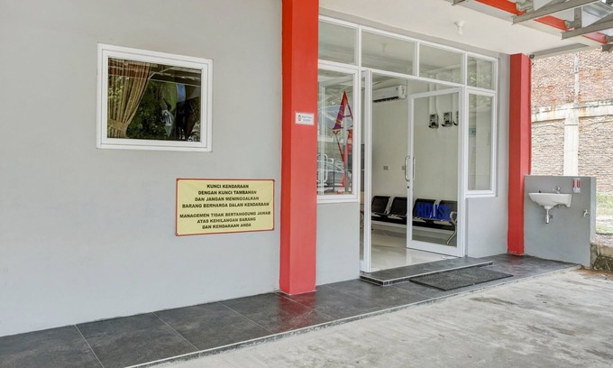 Bandar Lampung Hotel | OYO 90180 Ava Guesthouse