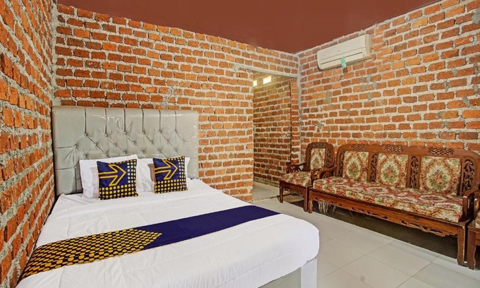 South Lampung Hotel | OYO 90279 Wartawan De Mansion