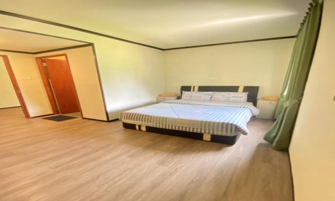 Tenghilan Hotel | OYO 90616 George Adventure Base