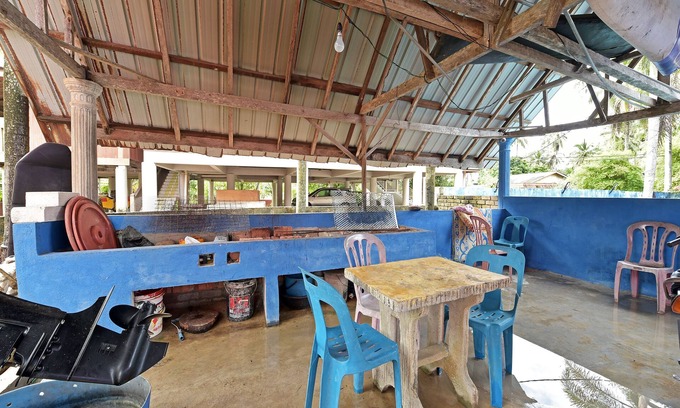 Bachok Hotel | OYO 90664 Rabi Hotel