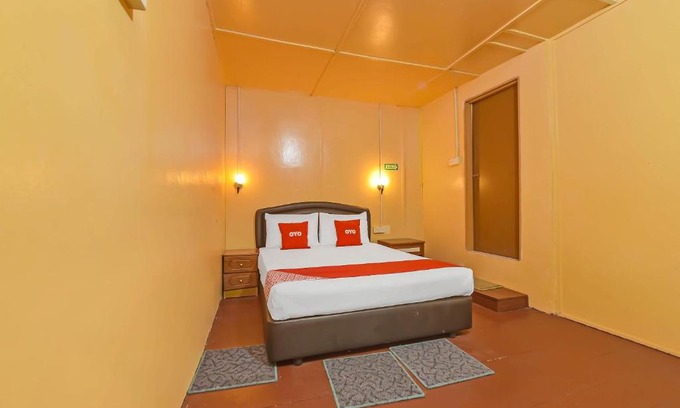 Kuala Tahan Hotel | OYO 90675 Holiday View Inn
