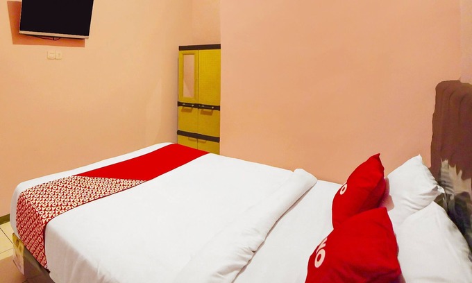 Medan Hotel | OYO 91234 Aladinmar 2