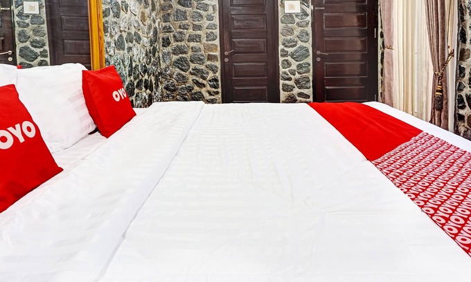Prigen Hotel | OYO 91679 Juanda Homestay Syariah