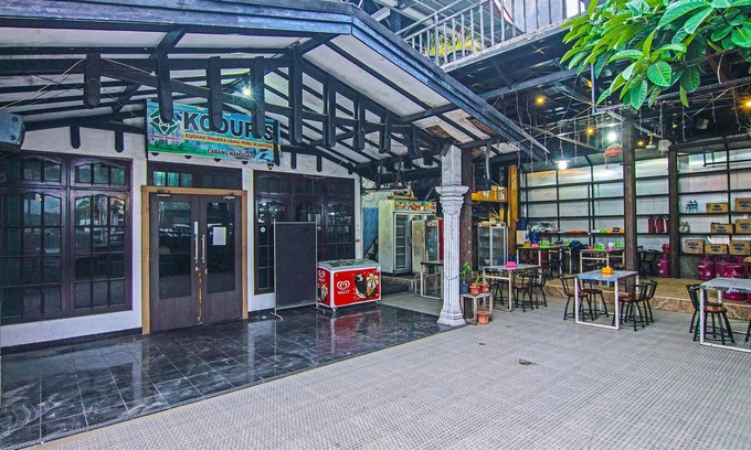 Padang Hotel | OYO 91730 De' Mande Homestay Syariah