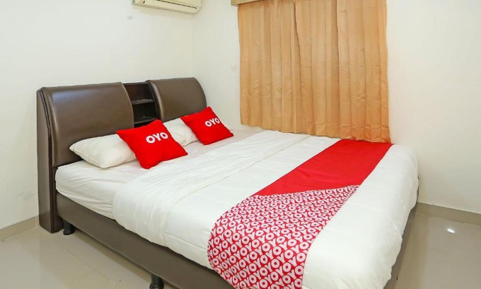 East Jakarta Hotel | OYO 91734 Bp Room