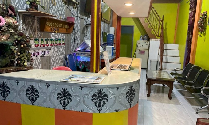 Padang Hotel | OYO 93308 Lima Saudara Syariah