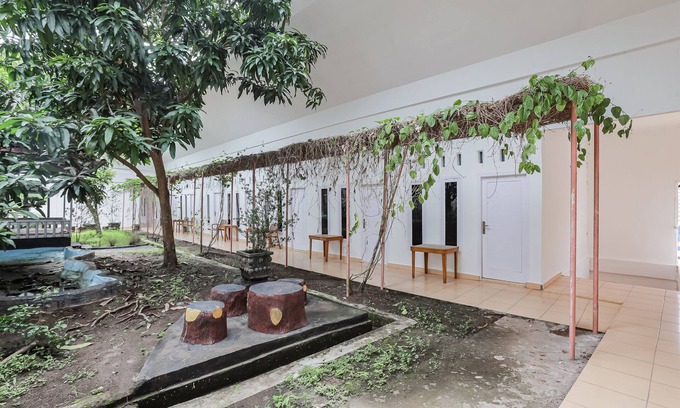 Lubuklinggau Hotel | OYO 93462 Wisma Silampari