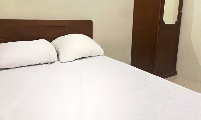 Garut Hotel | OYO 93523 Penginapan Laras PaminggirNearPesona Alam Seafood Pink Mira
