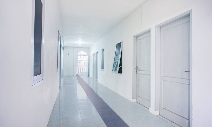 Medan Hotel | OYO 94504 Clove Nari Homestay