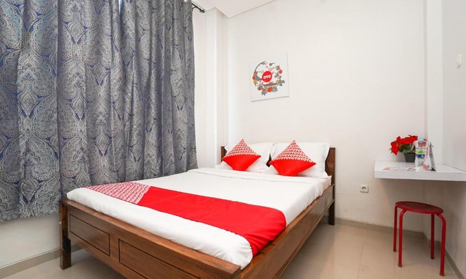 Surabaya Hotel | OYO Flagship 318 K1 UPN Rungkut Madya