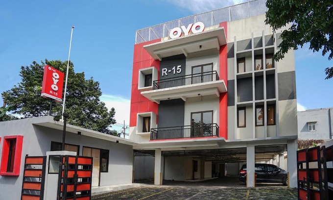 Surabaya Hotel | OYO flagship 748 Comfitel Tenggilis