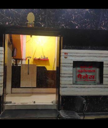 Shujalpur Hotel | OYO Hotel Jhulelal Palace