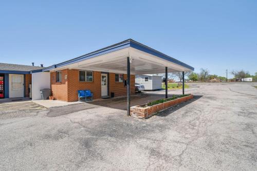 Luling Hotel | OYO Hotel Luling TX Downtown I-10/US-90