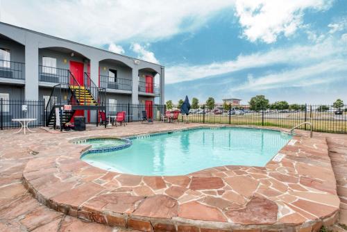 Southside Hotel | OYO Hotel San Antonio Lackland Air Force Base West