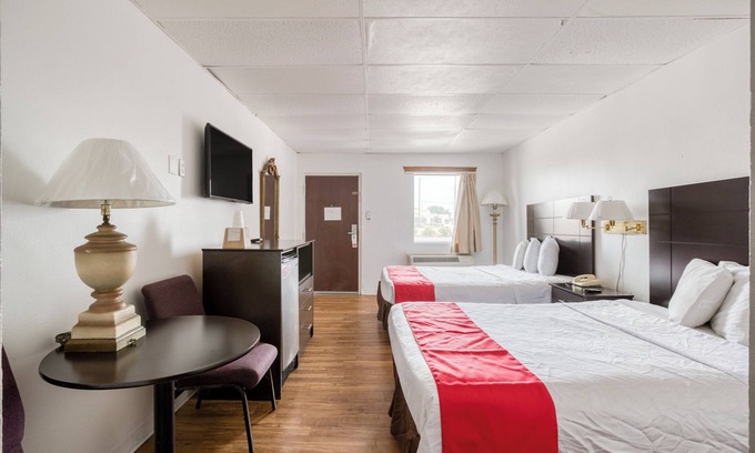 Lackland AFB Hotel | OYO Hotel San Antonio Lackland Air Force Base West