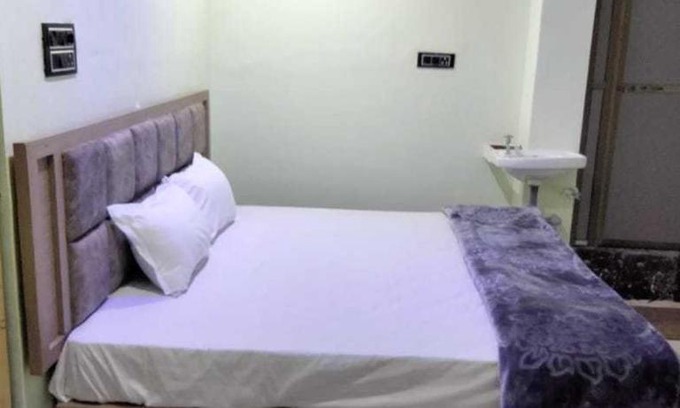 Jabalpur Hotel | OYO Hotel Usa Palace