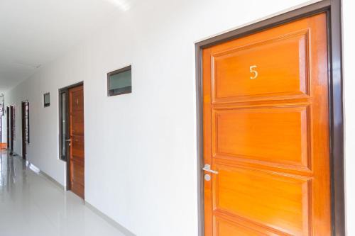 Cipulir Hotel | OYO Life 2351 Kost Ciper
