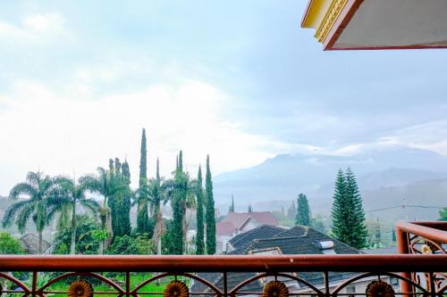 Batu Hotel | OYO Life 538 Villa Handayani Syariah
