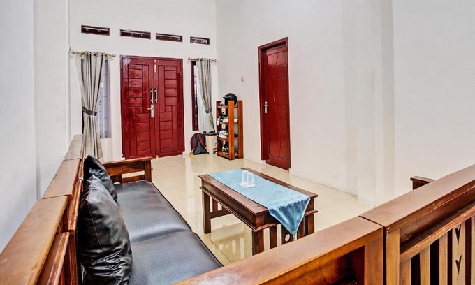 Bandar Lampung Hotel | OYO LIFE 92034 Jay Homestay Syariah