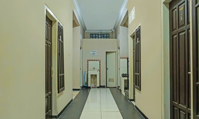 Kediri Hotel | OYO Life 92394 Namimart Syariah 2