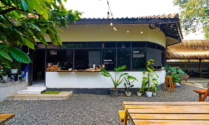 Dago Hotel | OYO Life 92835 Maya Adipuri