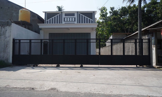 Blitar Hotel | OYO Life 93185 Ayani Guest House
