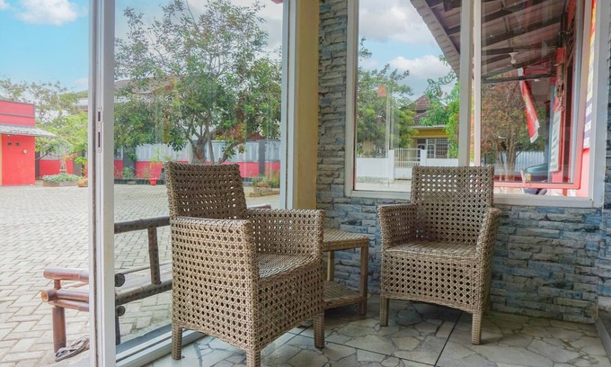 Bandar Lampung Hotel | OYO Life 93342 Yasmine Guesthouse Syariah