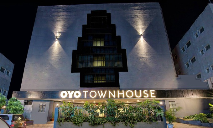 Lakdi Ka Pul Hotel | OYO Townhouse PEARL REGENCY