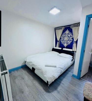 Bolton Bed & Breakfast | OYO Unique Private Rooms - Bolton Central, Free Parking