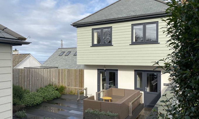 Port Isaac Cottage | OYSTER BAY, family friendly, with open fire in Port Isaac
