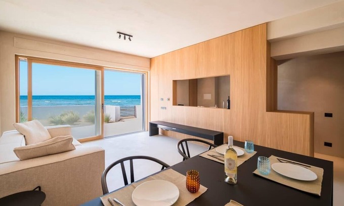 Torre Ovo Apartment | Oyster Sea View Luxury Apartment