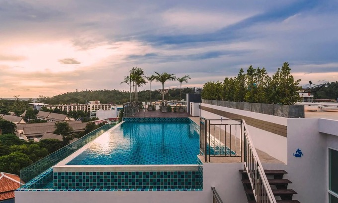 Kata Apartment | Ozone Kata Condo - great location, rooftop pool