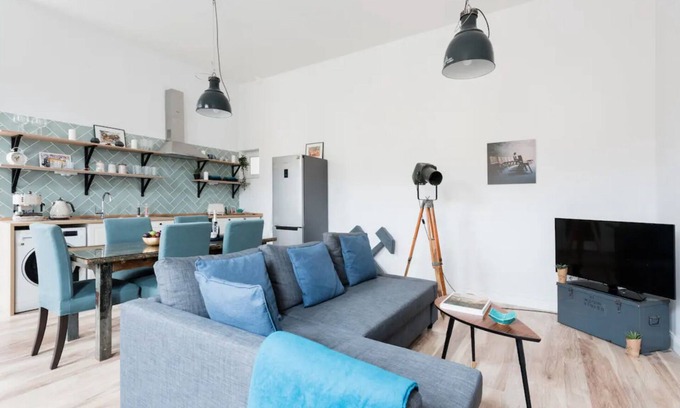 Belso-Ferencvaros Apartment | Pál Loft: Classy 2-bedroom Bright Budapest Retreat at Corvinn