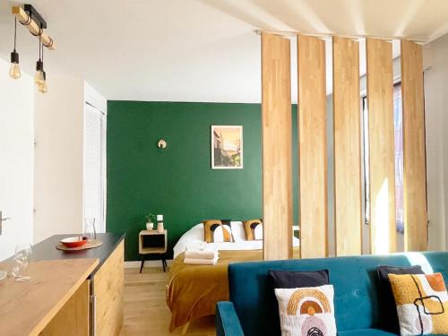 Saint - Aubin - Dupuy Apartment | Péri by Yumē