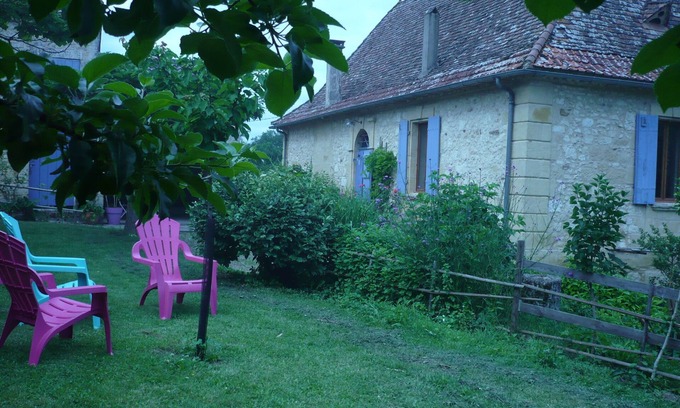 Bergerac House | Périgourdine renovated house garden your pets near restaurants castels lake