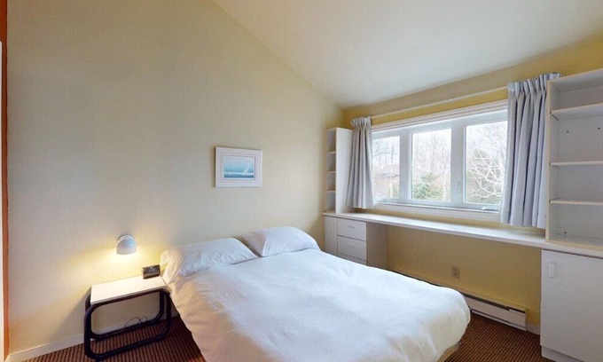 Beaupre Apartment | P-111 : Condo 1 minute from Mont-Sainte-Anne