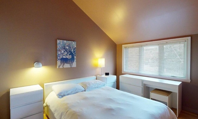 Beaupre Apartment | P-215: 2-bedroom mezzanine condo