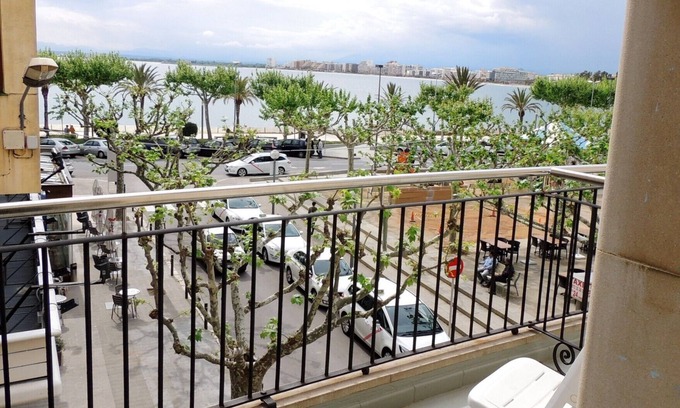 Roses Town Center Apartment | P.C. TRAMUNTANA 2 1 Roses