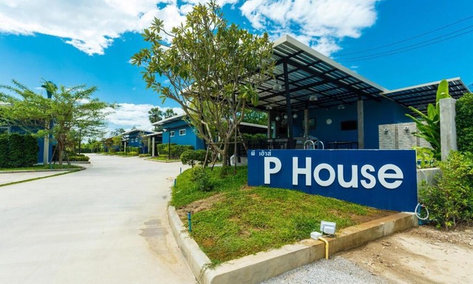Kanchanaburi Hotel | P House
